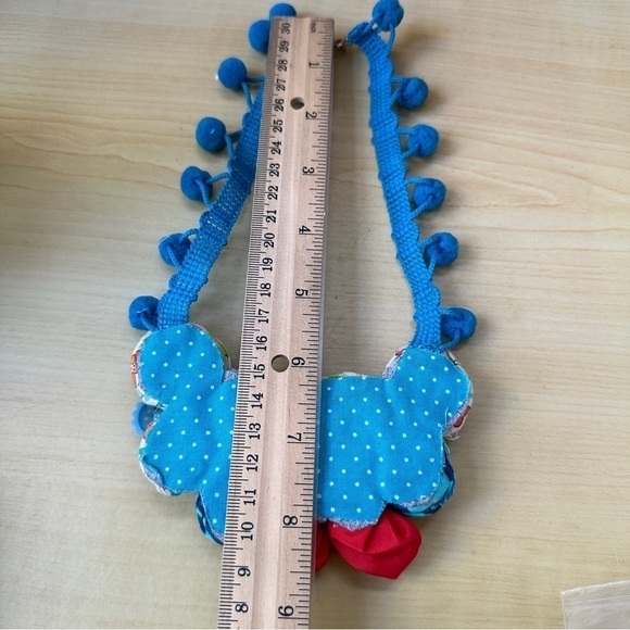 Sew Darn Cute - Fabric flower button necklace handmade turquoise and red - Picture 12 of 13